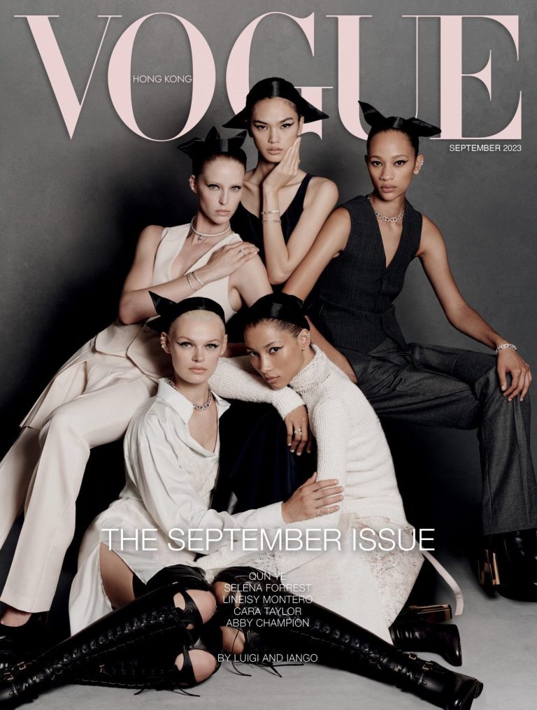 262 - Bìa Vogue chụp nhóm trang phục trắng đen