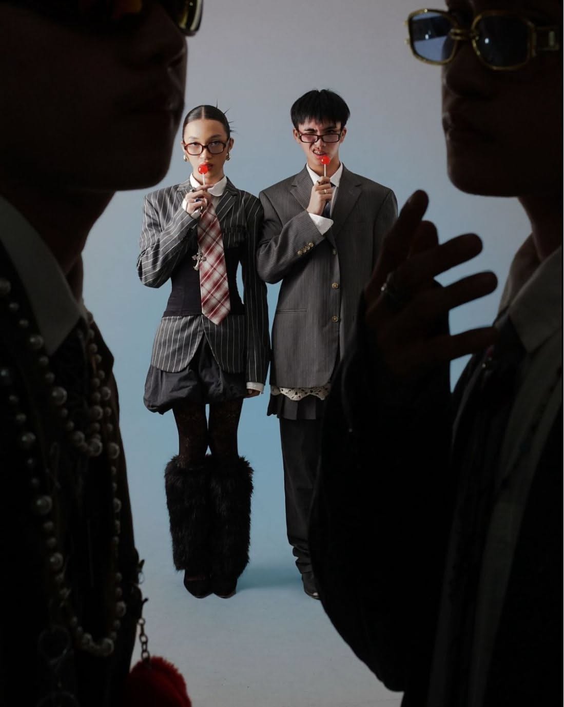 287 - Nhóm suit công sở chụp thời trang trừu tượng